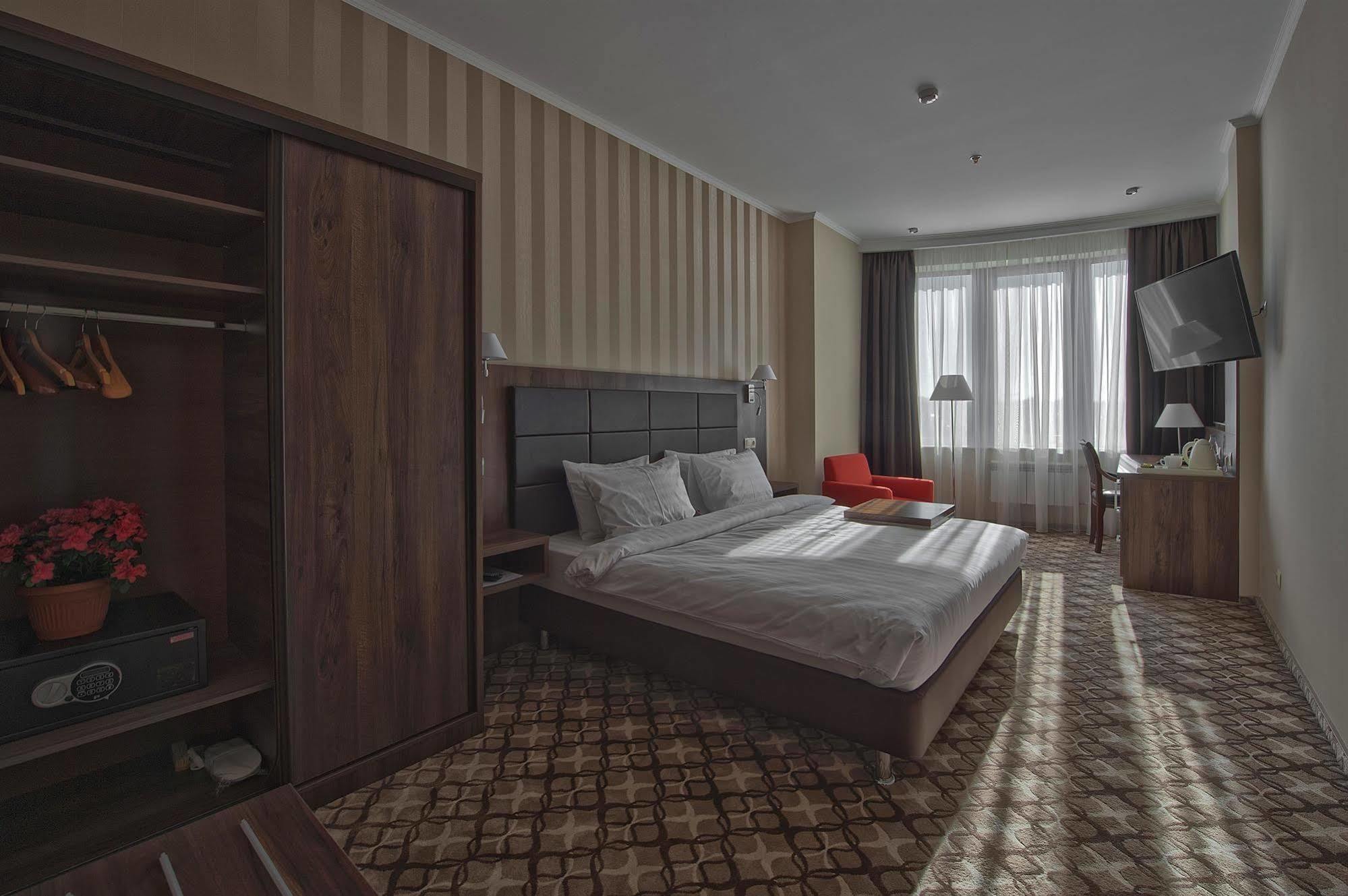 Ramada By Wyndham Rostov-On-Don Hotel And Spa Esterno foto